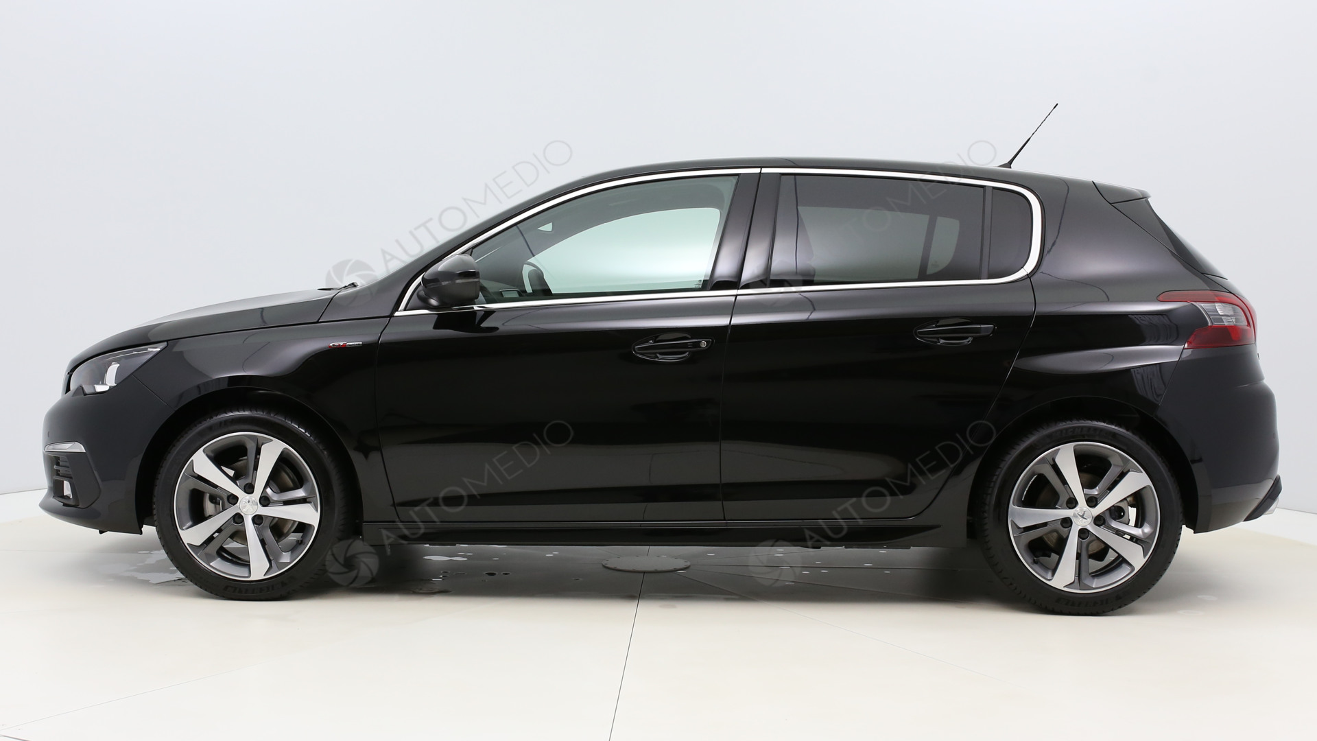 Peugeot Nouvelle Facelift P Gt Line Puretech Ch Noir Perla